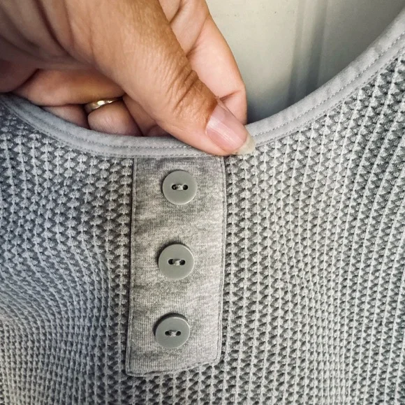 Stylish Gray Textured Women's Cropped Tank/Bra - Picture 6 of 9